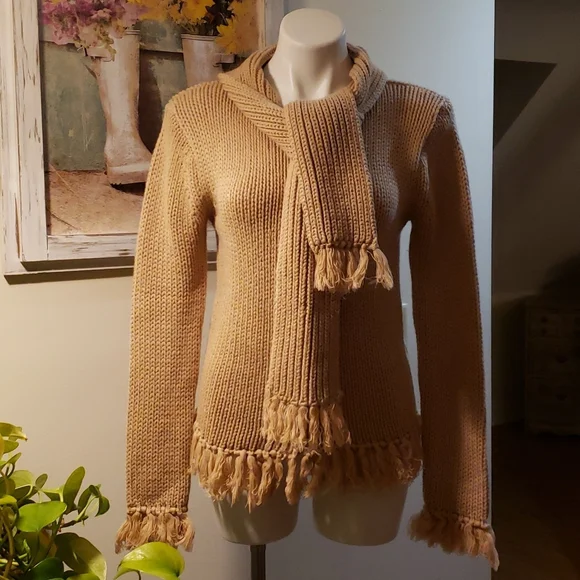 Zoey Beth Sweater - Picture 1 of 6